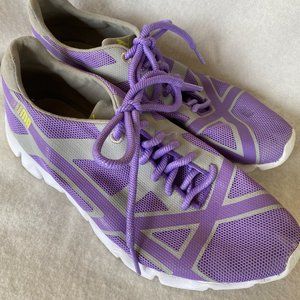 Puma light-weight running shoes